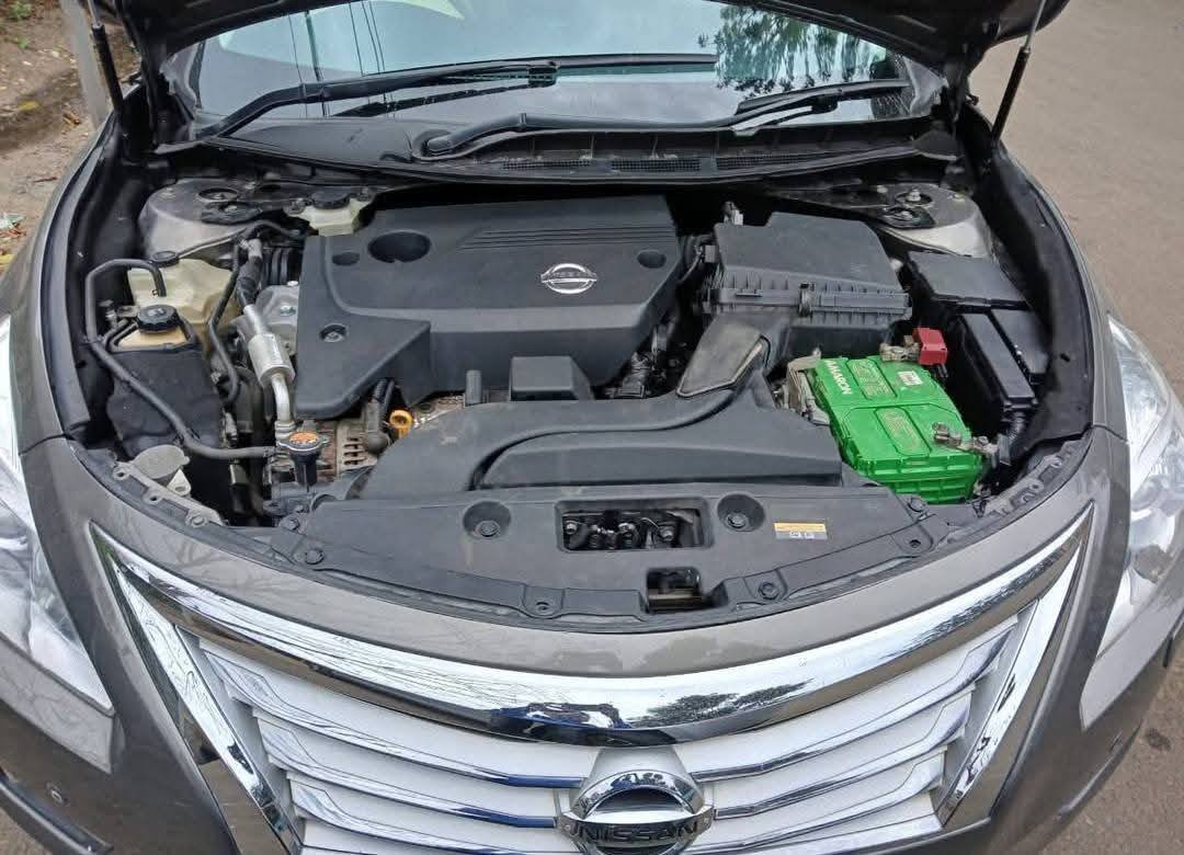 Nissan Teana image 5